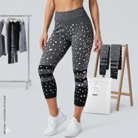 Szürke feliratos alakformáló capri leggings L-XL