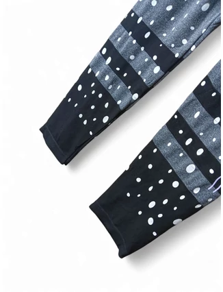 Női halász leggings sportos LOVE mintával.