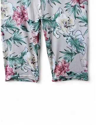 Stílusos capri leggings virágos mintával