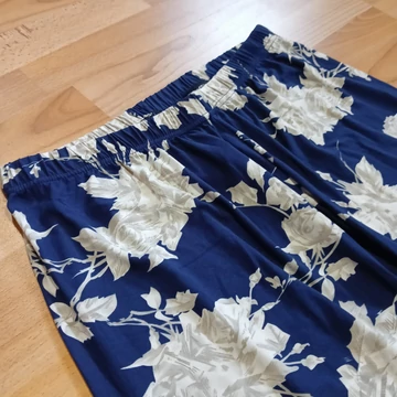 Virágmintás női nadrág, leggings.Pamut sztreccs.