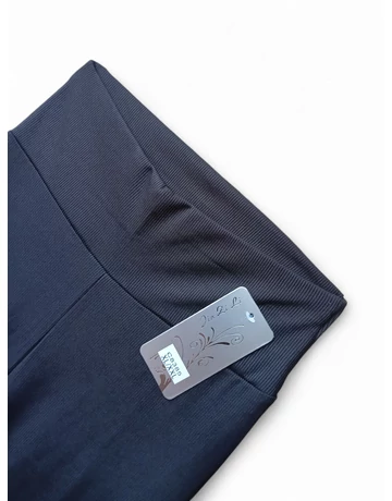 Fekete capri női leggings bordás mintával