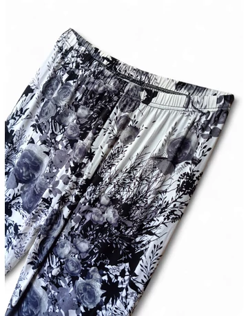 Gumis derekú hosszú elasztikus leggings fekete színben